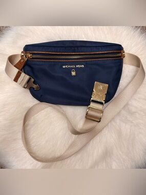 Michael Kors crossbody purse